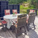 6 Bedroom Beautiful In Feriehus