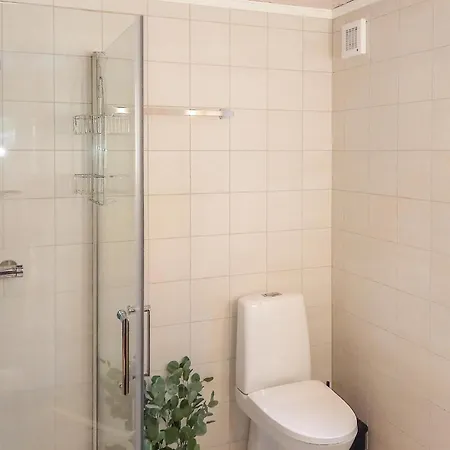 6 Bedroom Beautiful In Ferienhaus *