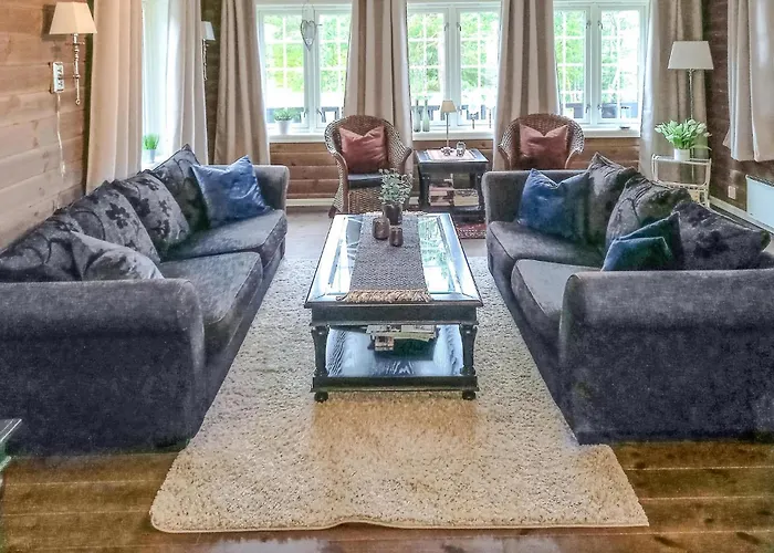 6 Bedroom Beautiful In
