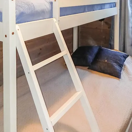 6 Bedroom Beautiful In *